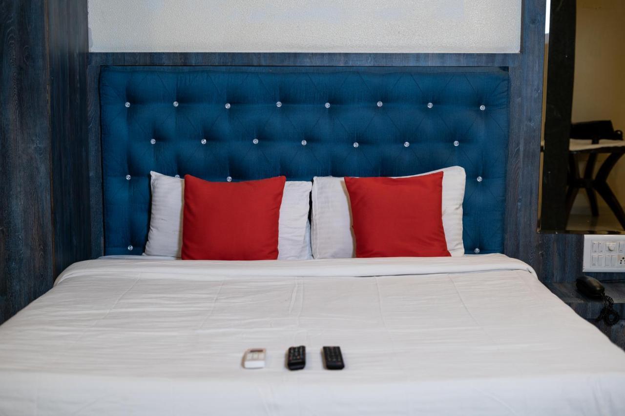 Hotel Mari Aai Residency Нави Мумбаи Экстерьер фото